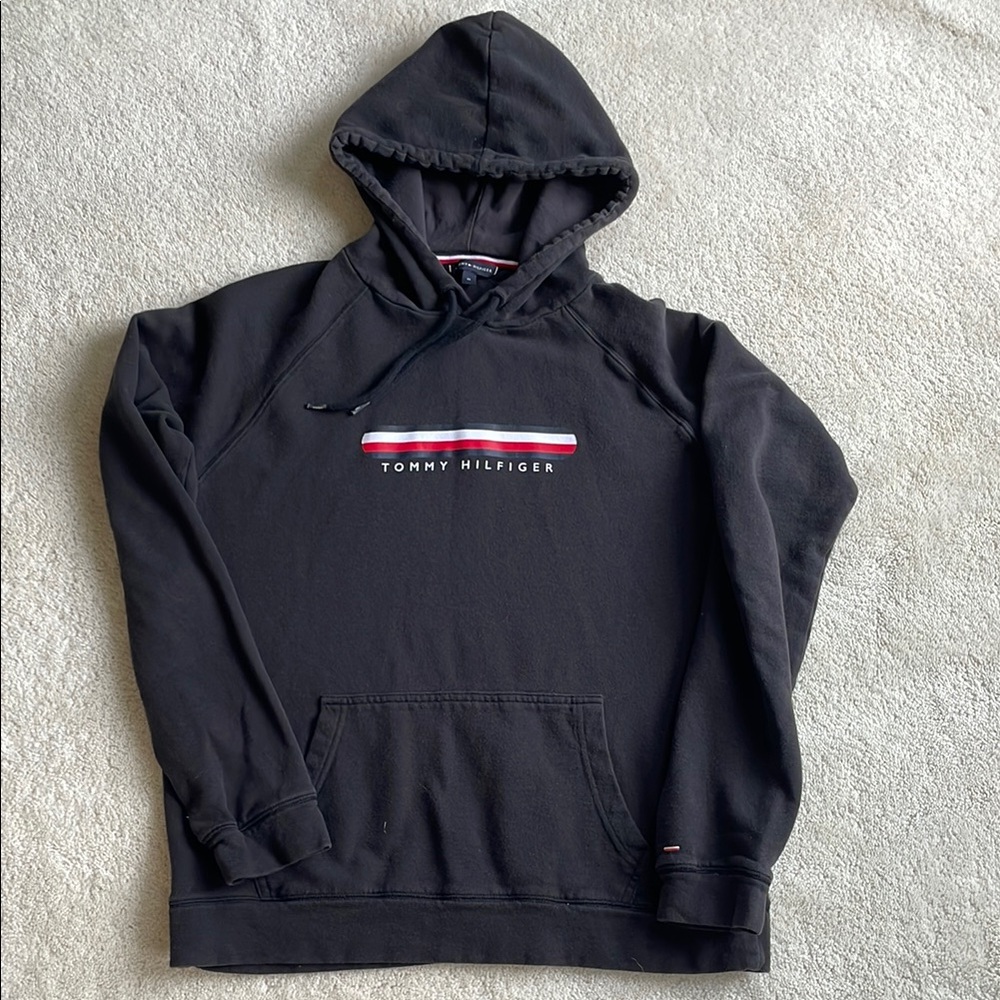 Tommy Hilfiger Black Sweatshirt hoodie size M men with Red and White Design